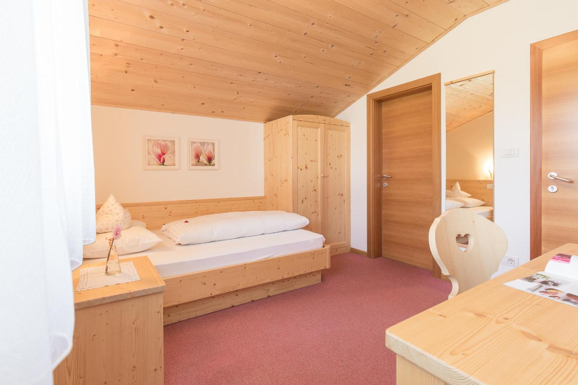 Tirolerhof Pension Natz-Schabs Room photo